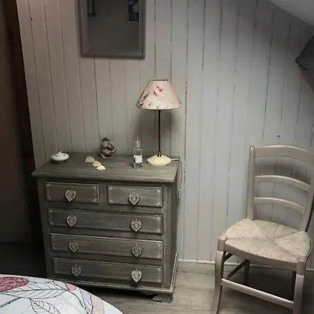 Et Salle D'eau Privees Dans Maison De Frühstückspension La Roche-sur-Yon